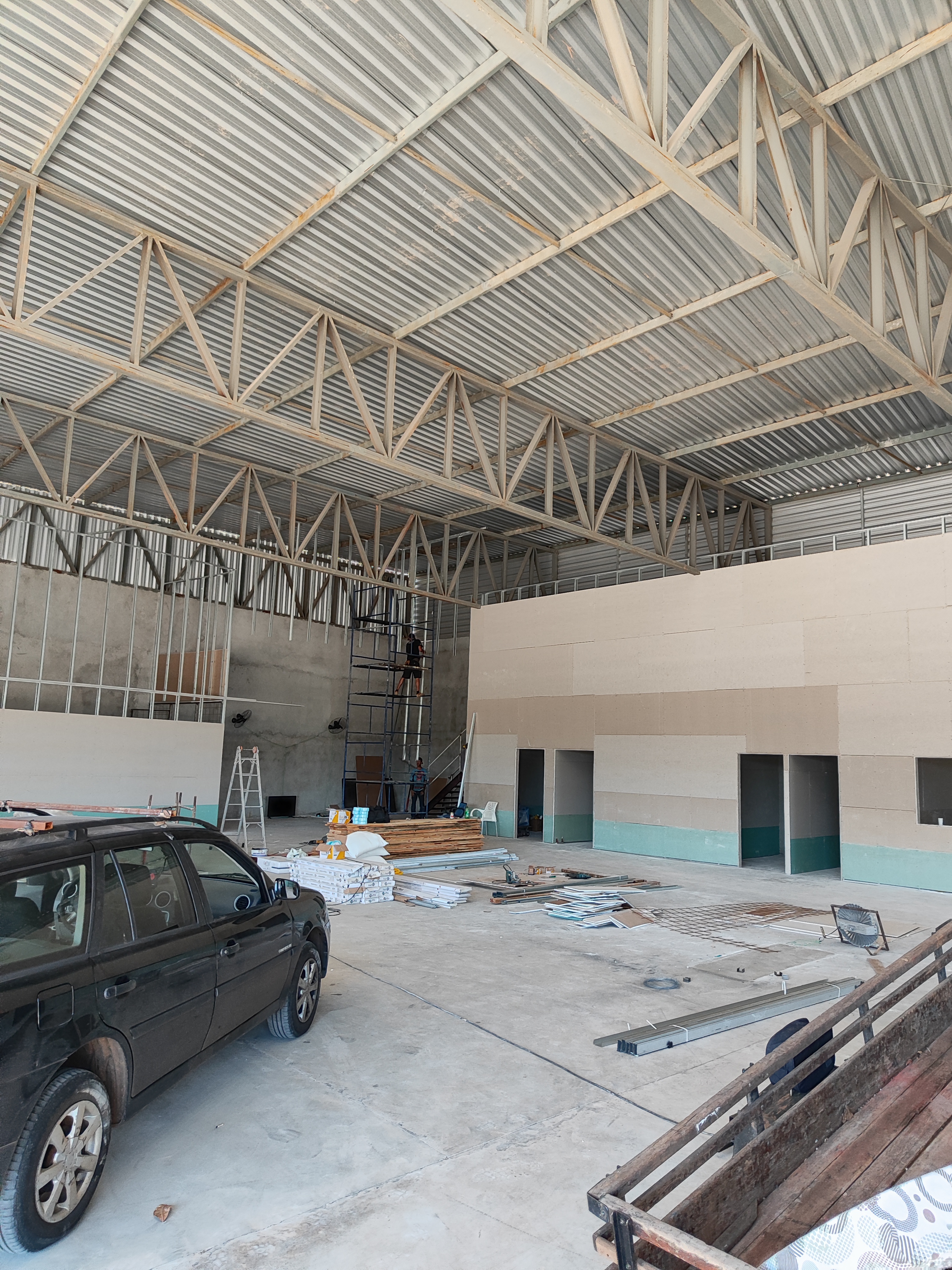 Instalação de divisórias com placa ST - WFG Empreendimentos